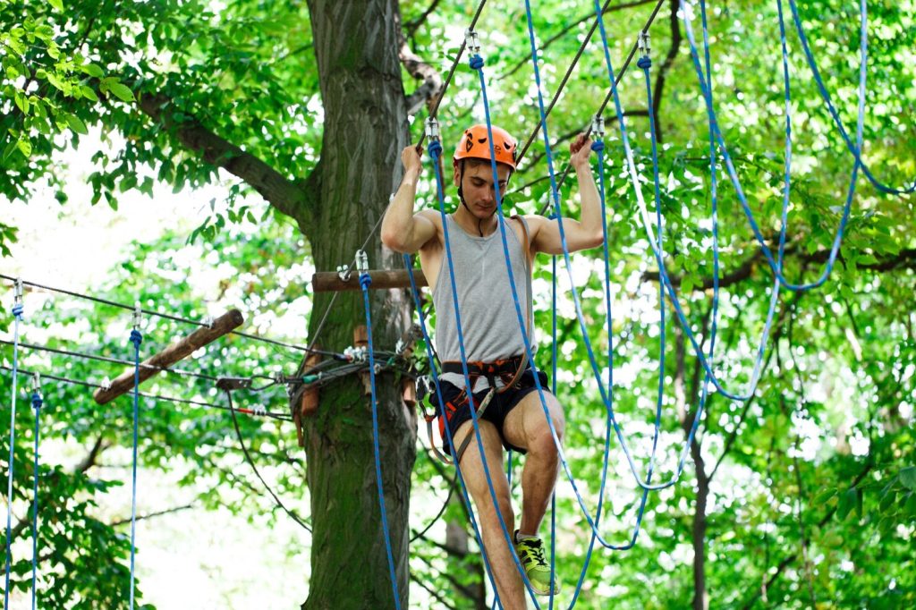 man steps rope hanging air_1304 5080